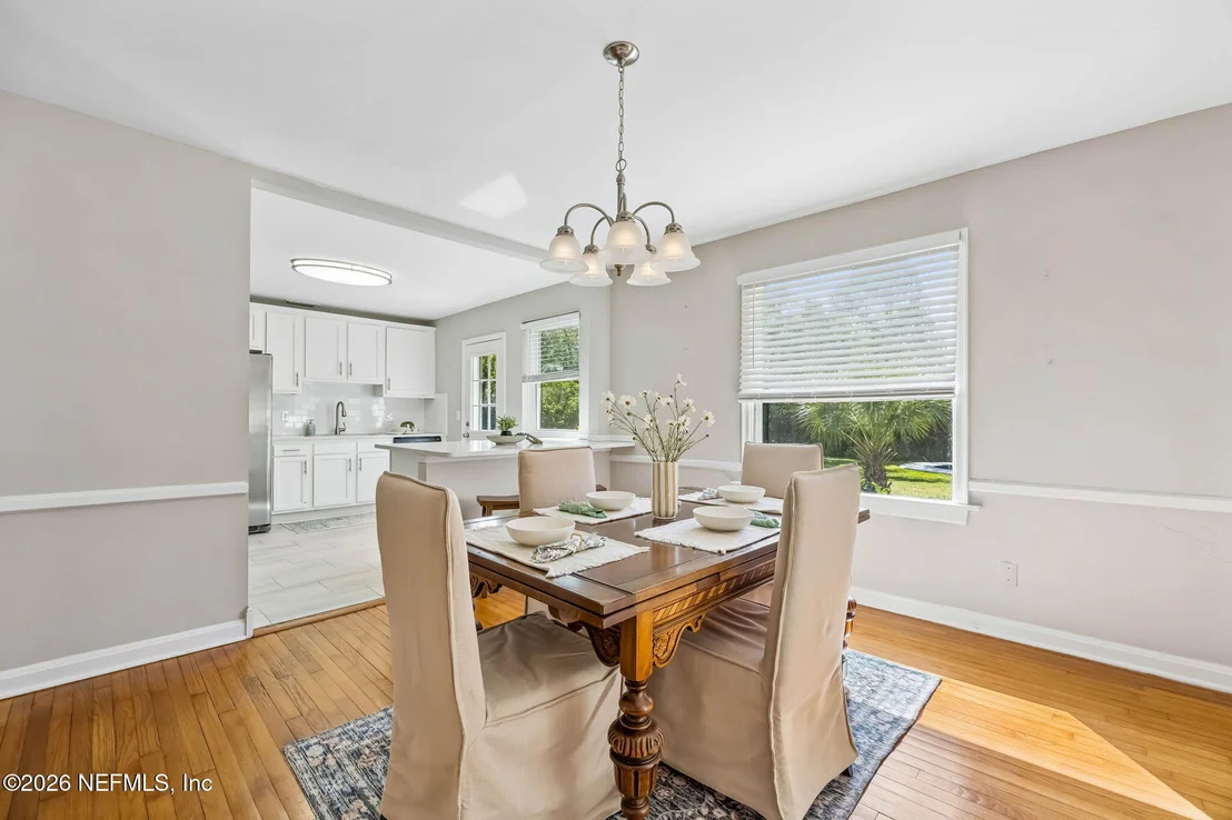 Photo of 4844 ALGONQUIN Avenue