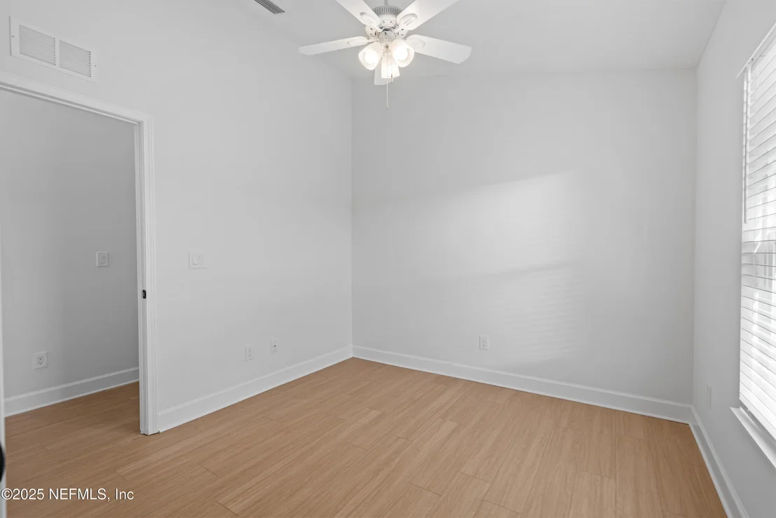 Photo of 916 KENNEDY Drive