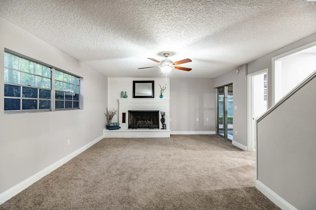Photo of 335 SPRING FOREST Avenue