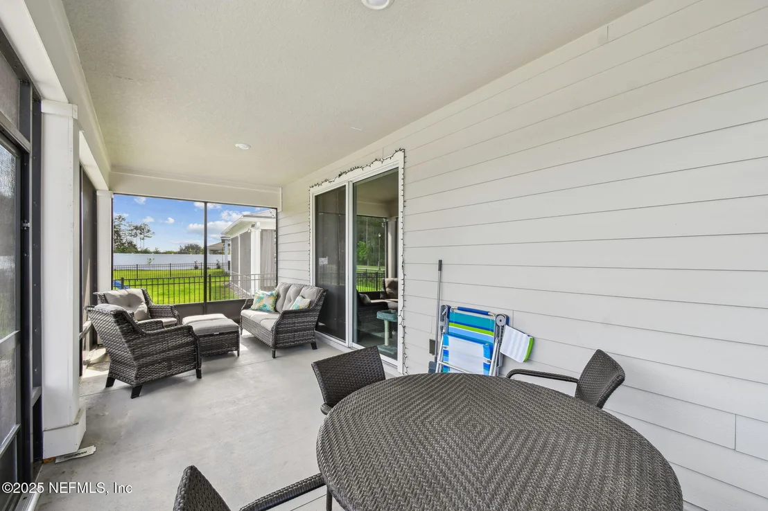 Photo of 182 MYRTLE OAK Court