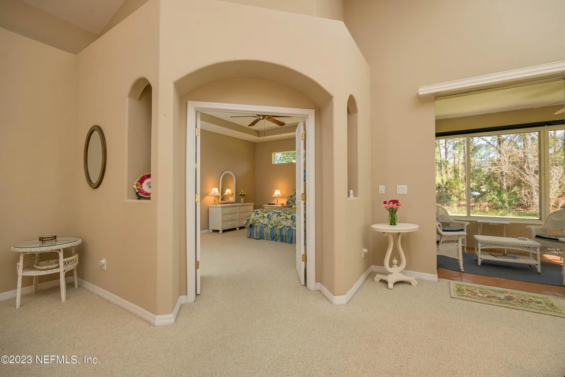 Photo of 844 CRESTWOOD Drive