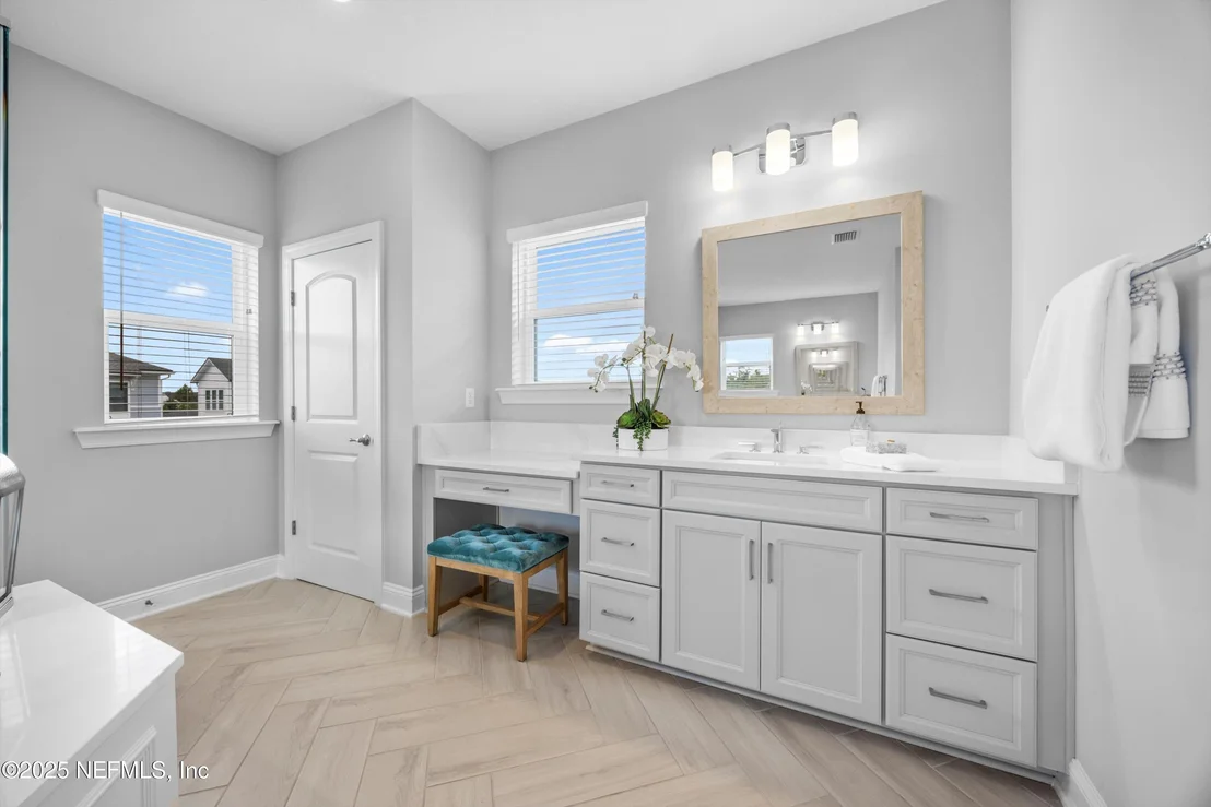 Photo of 10176 SILVERBROOK Trail