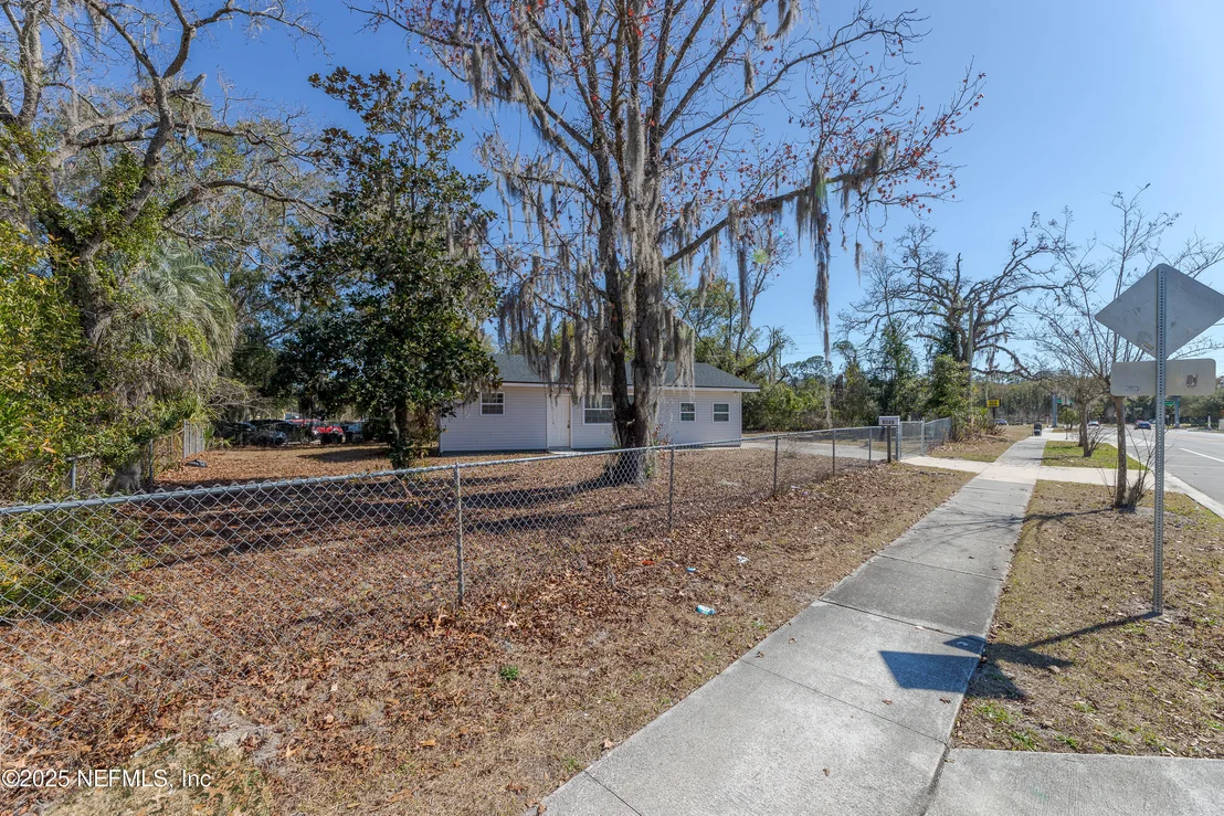Photo of 9049 NORFOLK Boulevard