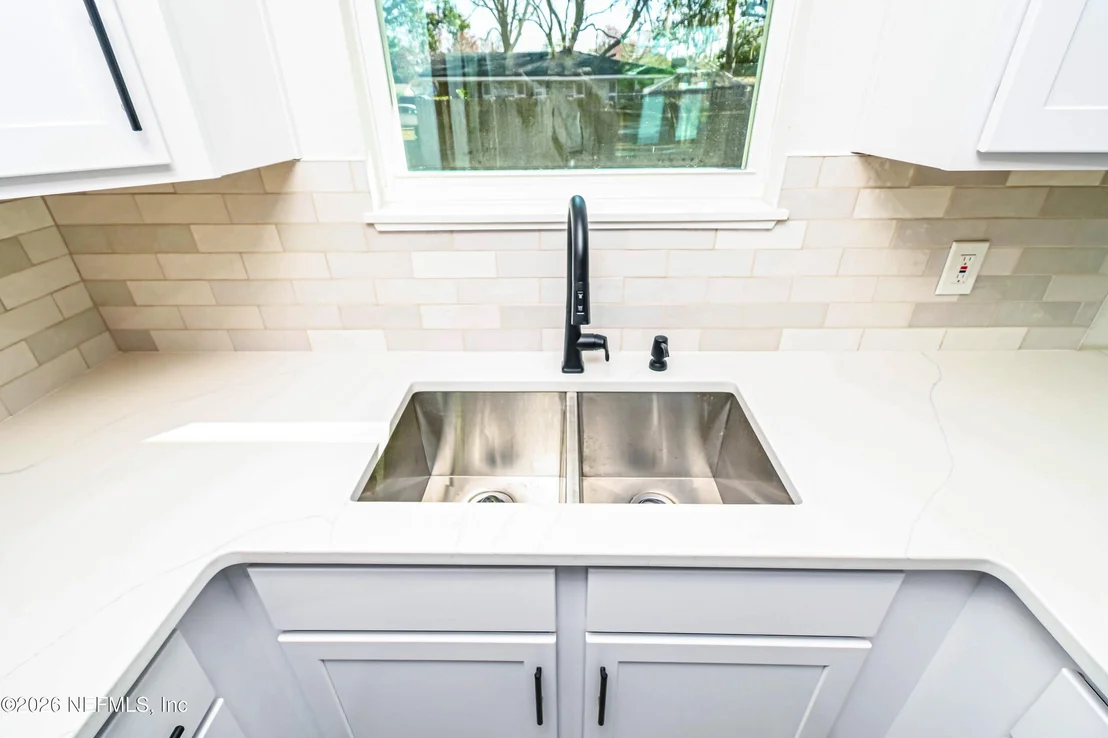 Photo of 406 BARBARA Circle