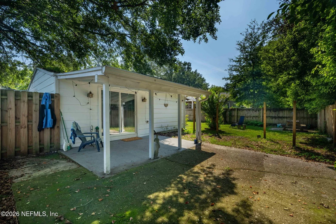 Photo of 1532 CHARON Road