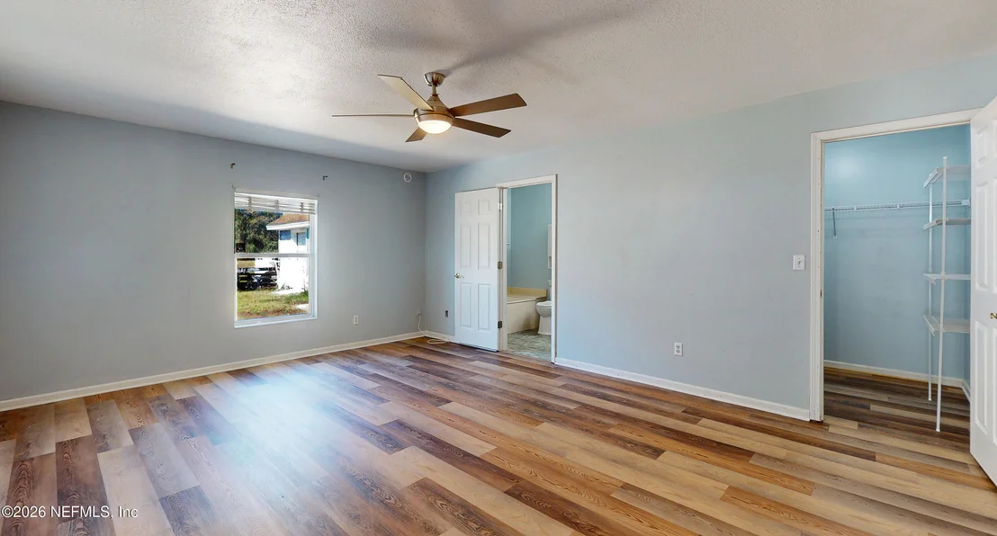 Photo of 55592 DEER RUN Road SE