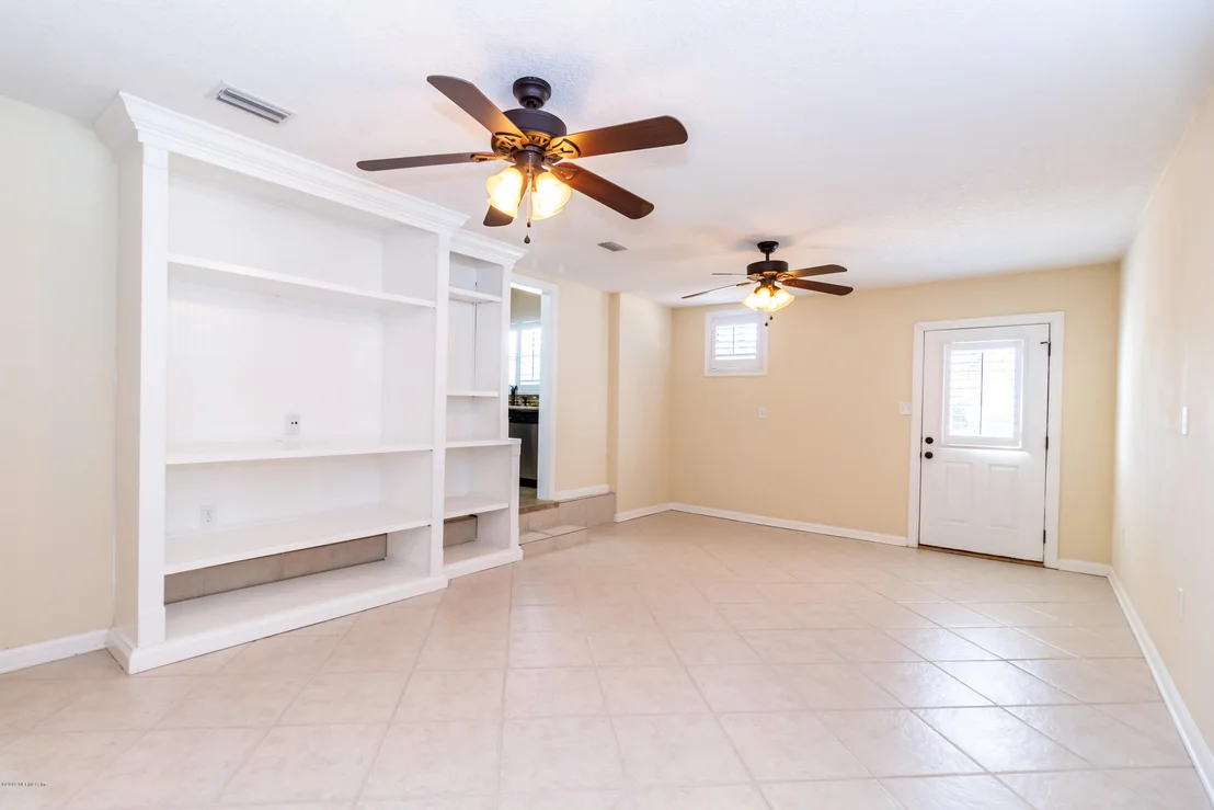 Photo of 705 PALM TREE Road