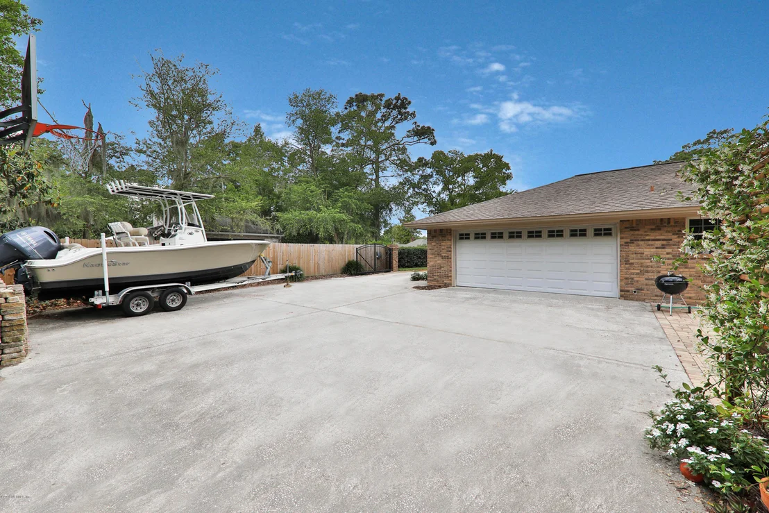 Photo of 8119 PINE LAKE Road