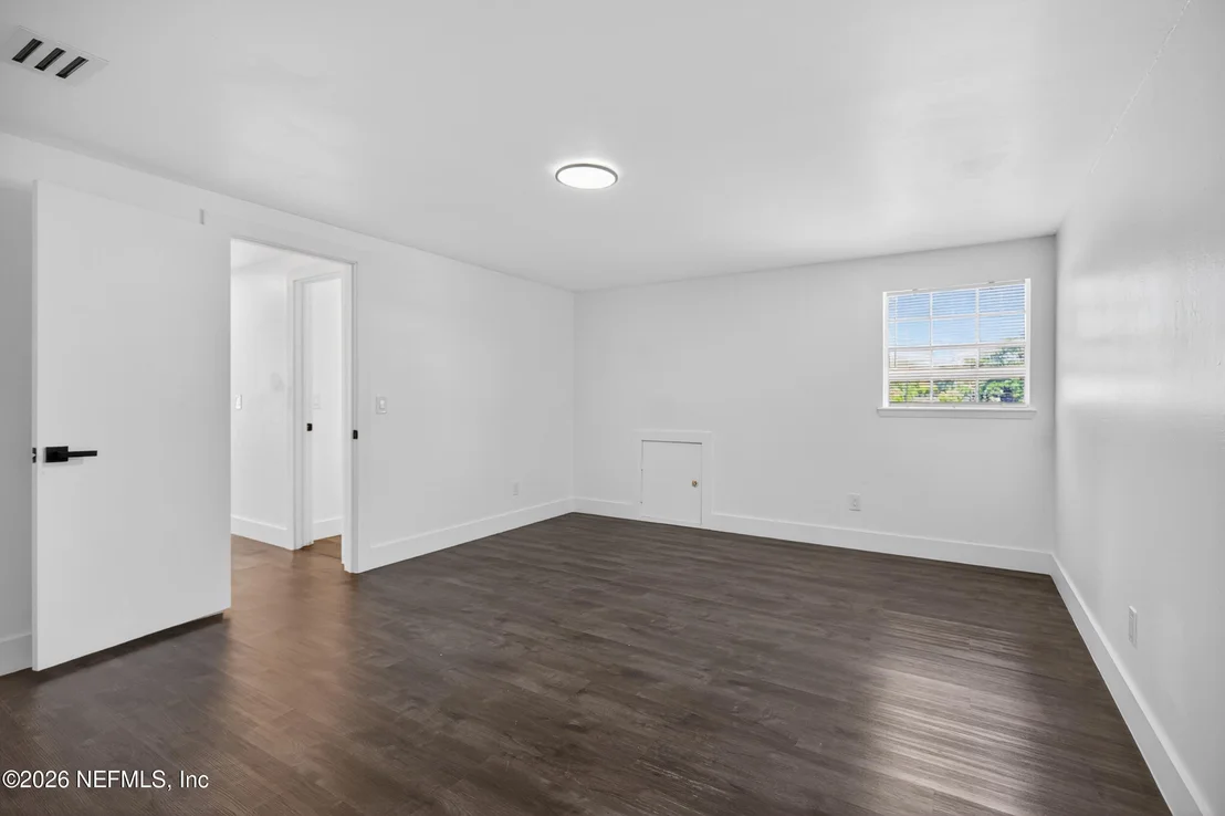 Photo of 1407 GRANDVIEW Drive