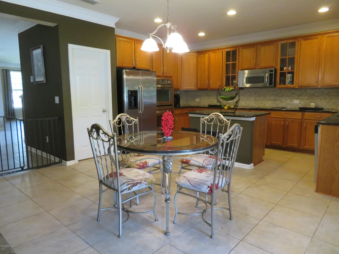 Photo of 137 CRESTHAVEN Place