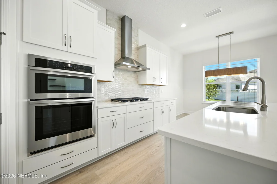 Photo of 820 OAKLAWN Court