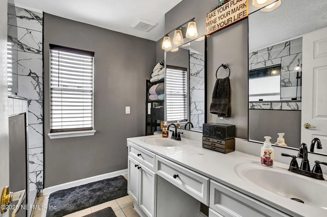 Photo of 1709 WINDOVER Place