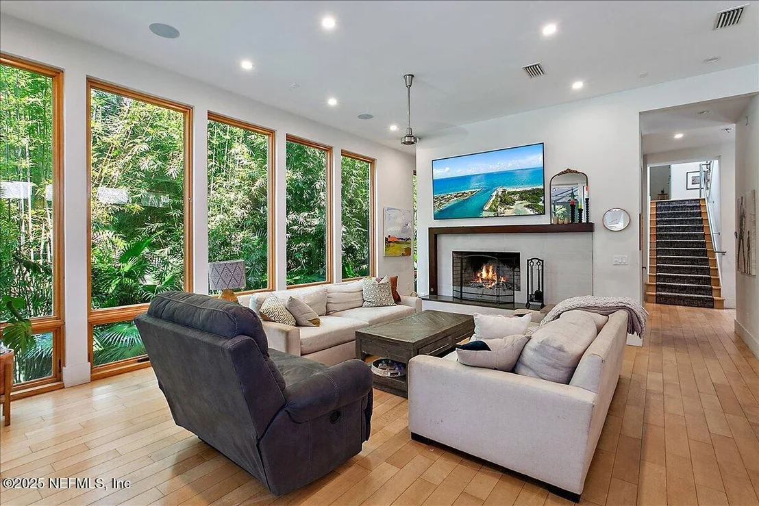 Photo of 2446 SEMINOLE Road