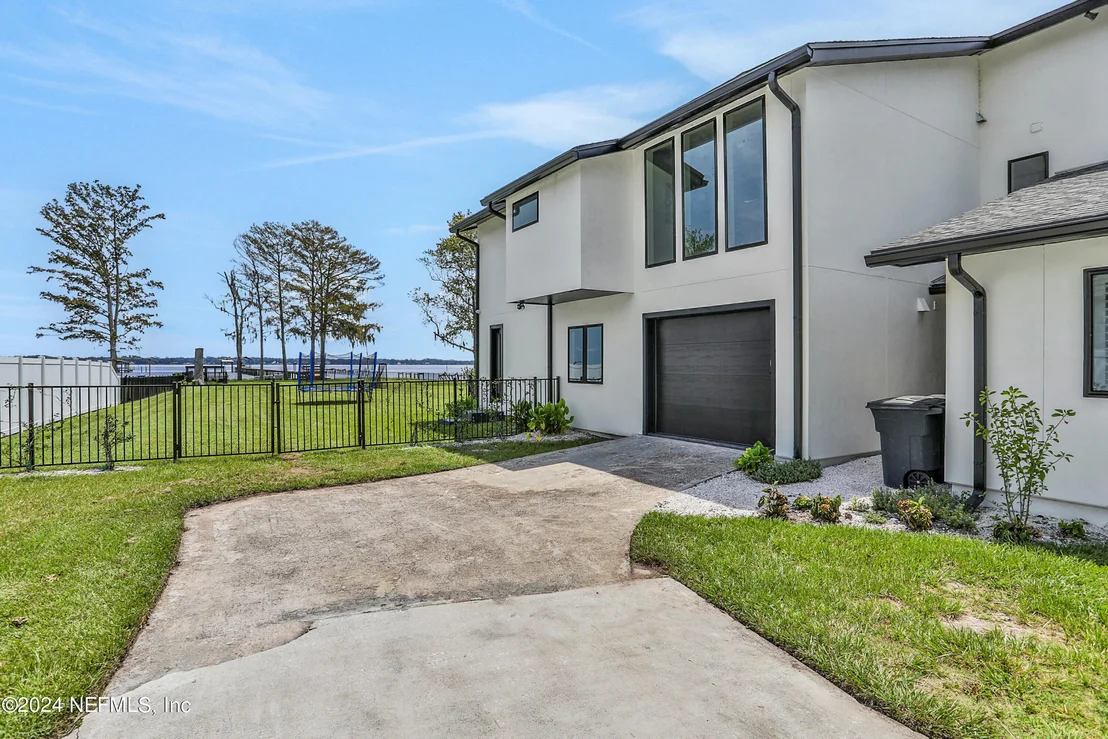 Photo of 3647 WESTOVER Road