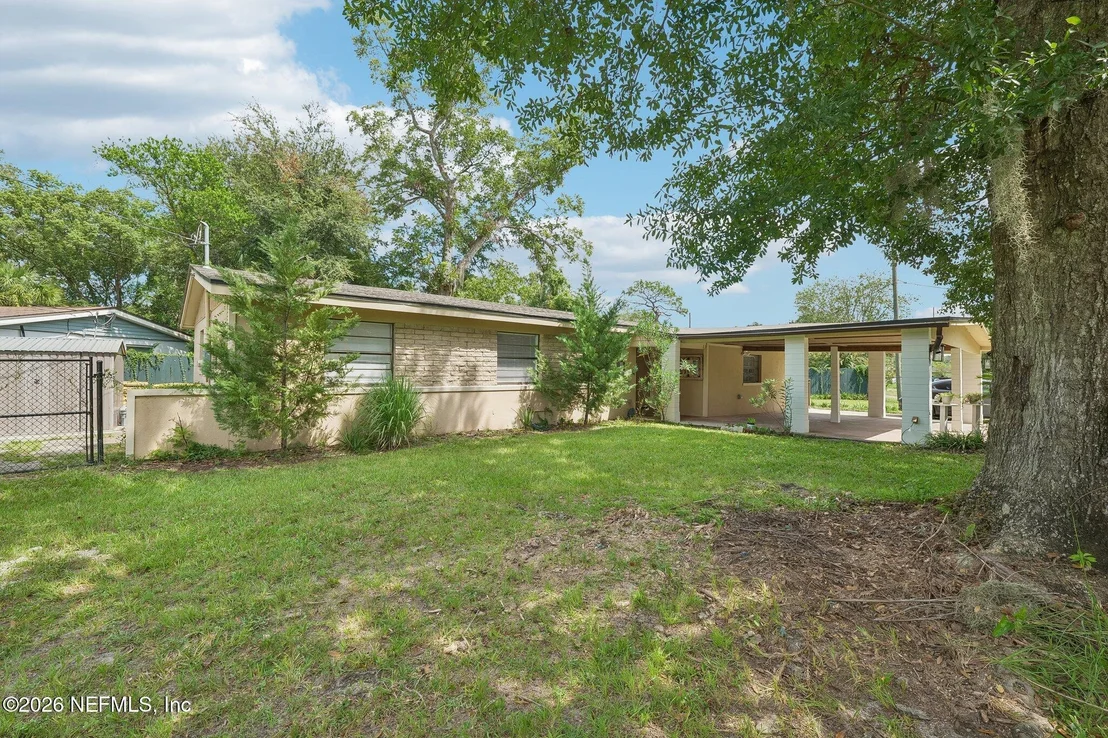 Photo of 5121 DUNSTAN Road
