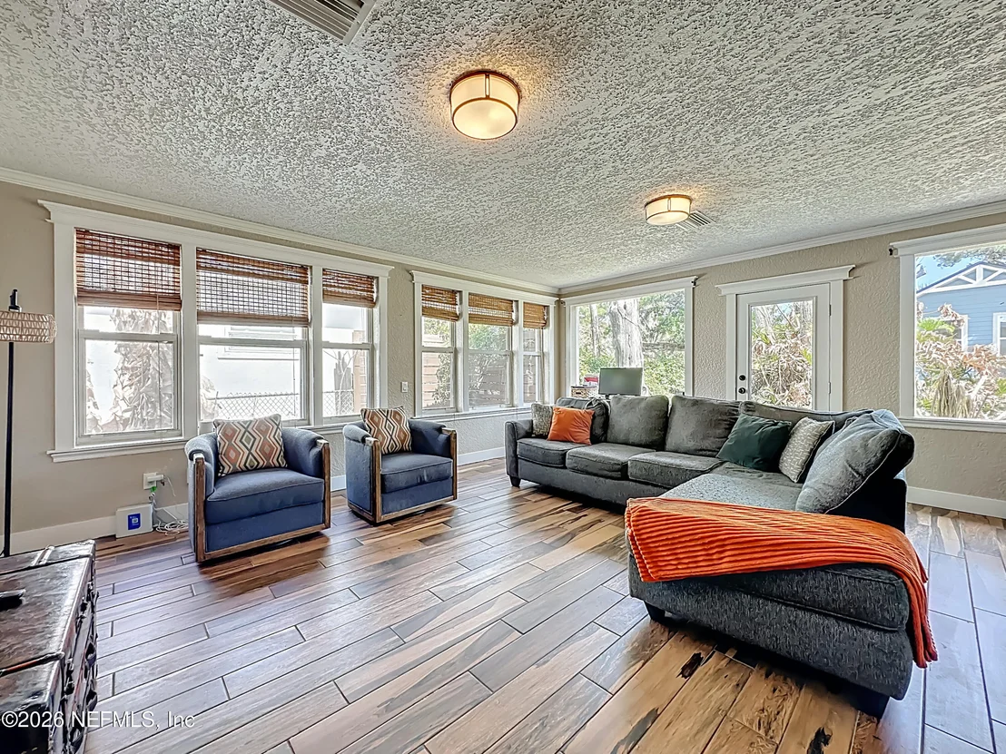 Photo of 18 SOLANO Avenue