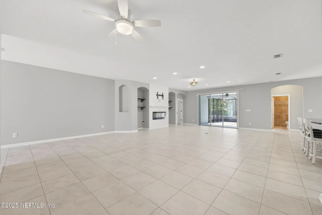Photo of 96072 BREEZEWAY Court