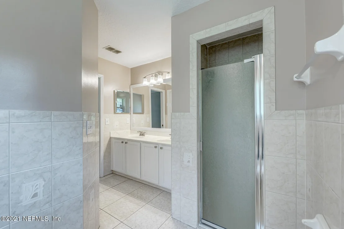 Photo of 370 CIRCLE Drive W