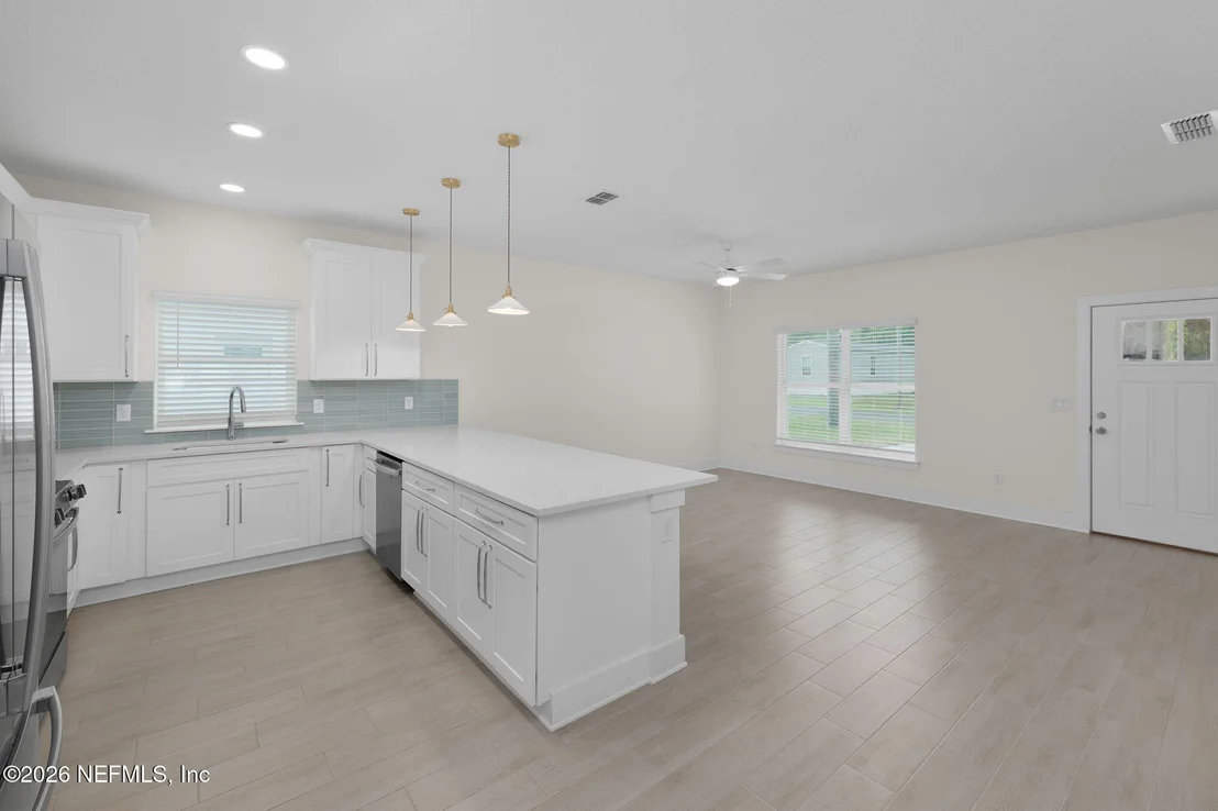 Photo of 878 W 4TH Street