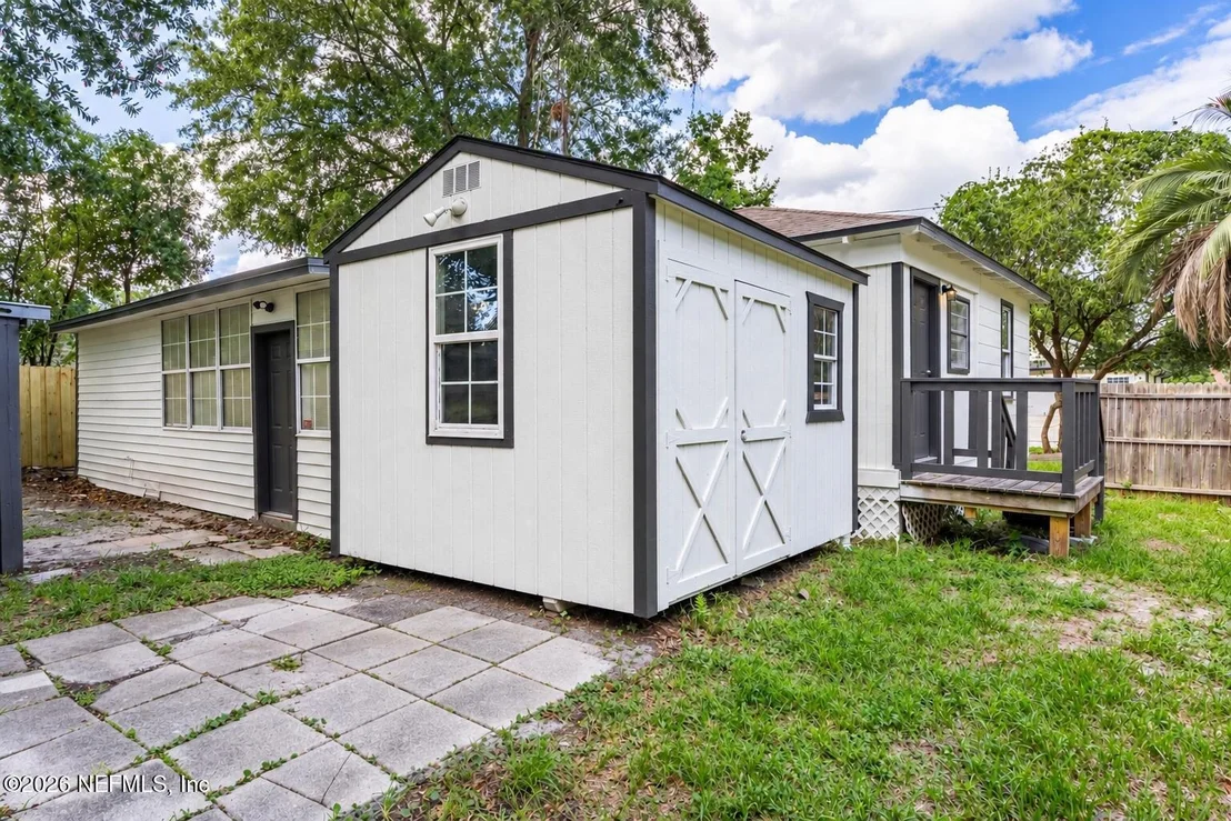 Photo of 4802 LOUISA Terrace