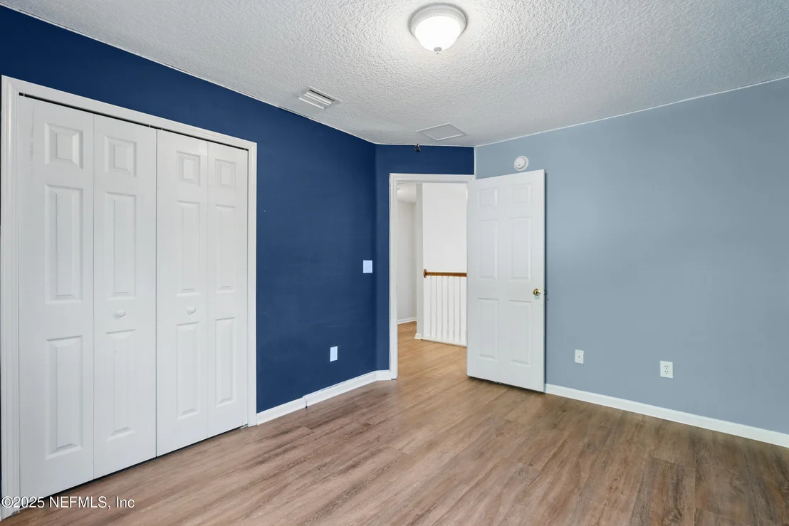 Photo of 187 SILVER GLEN Avenue