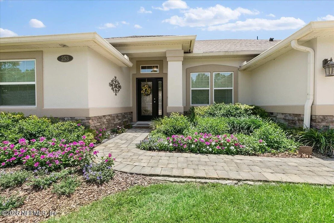 Photo of 253 PARKWOOD Circle