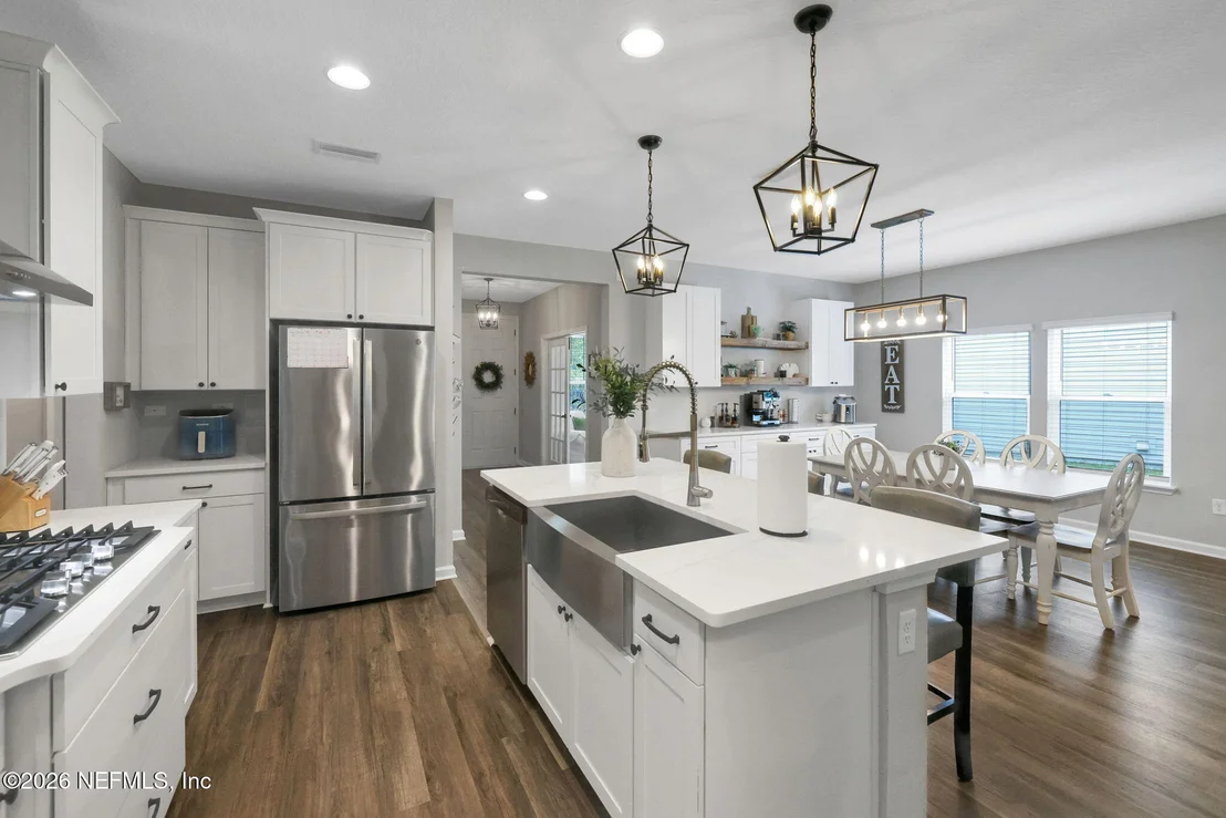 Photo of 98 YARDLEY Court