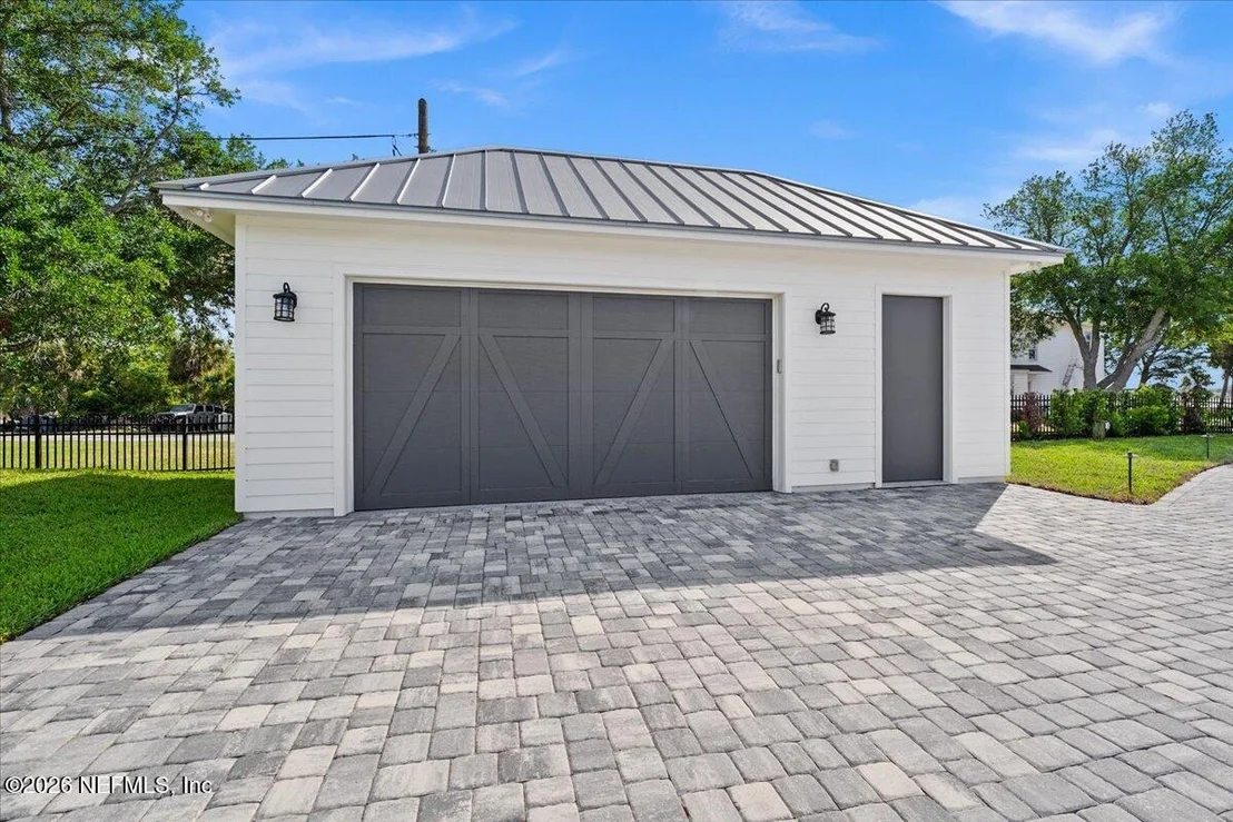 Photo of 9136 HECKSCHER Drive