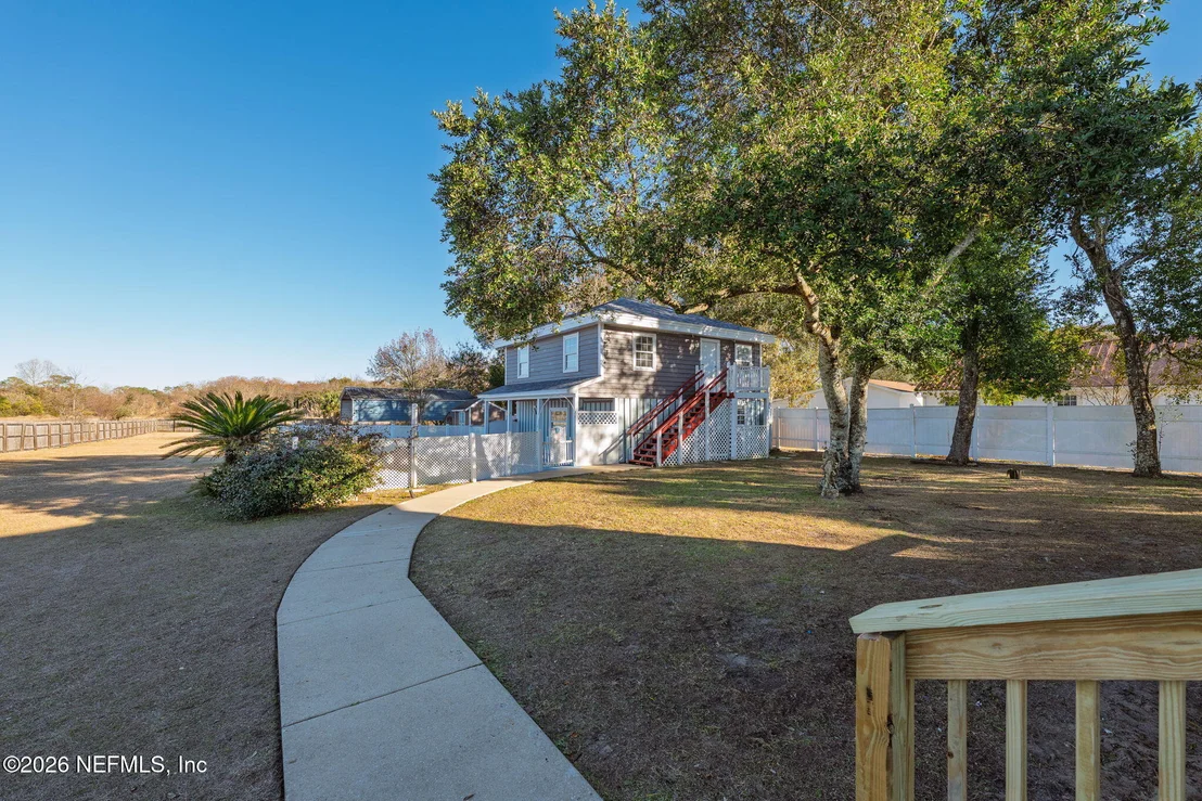 Photo of 1863 LIVE OAK Drive