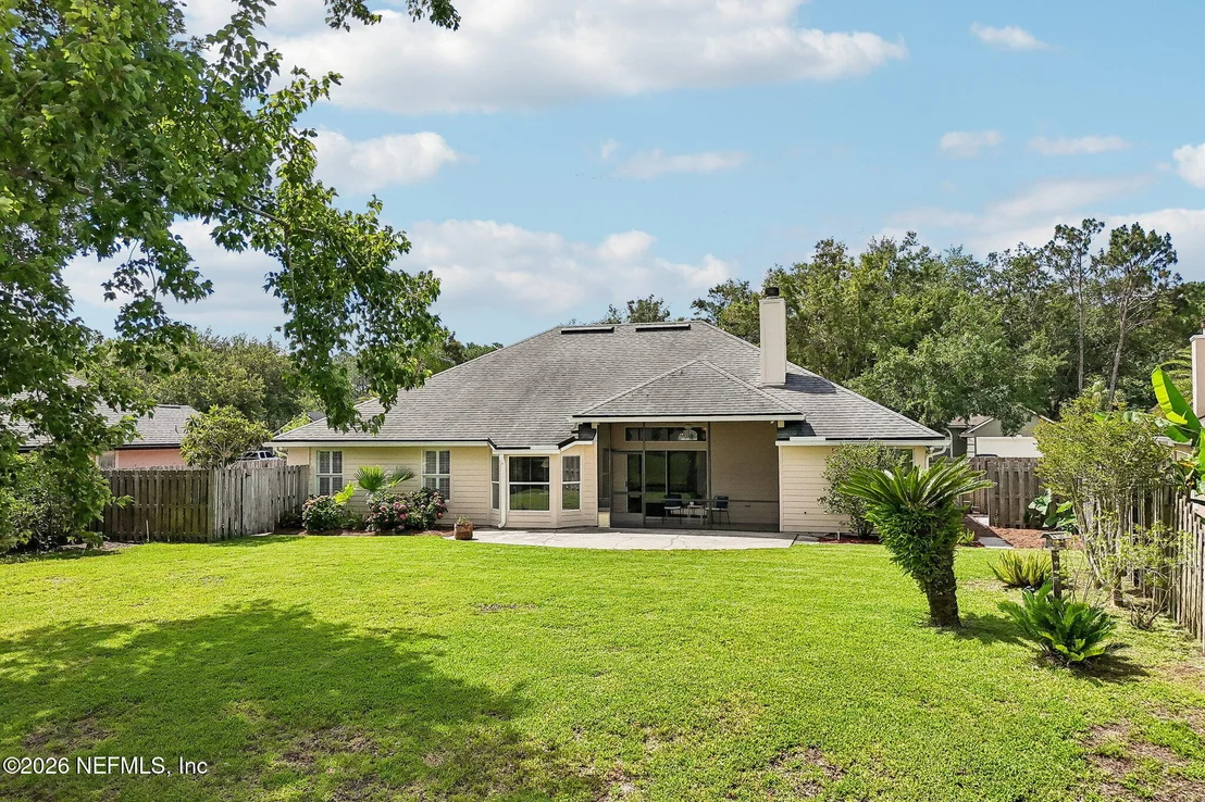 Photo of 372 MAPLEWOOD Drive