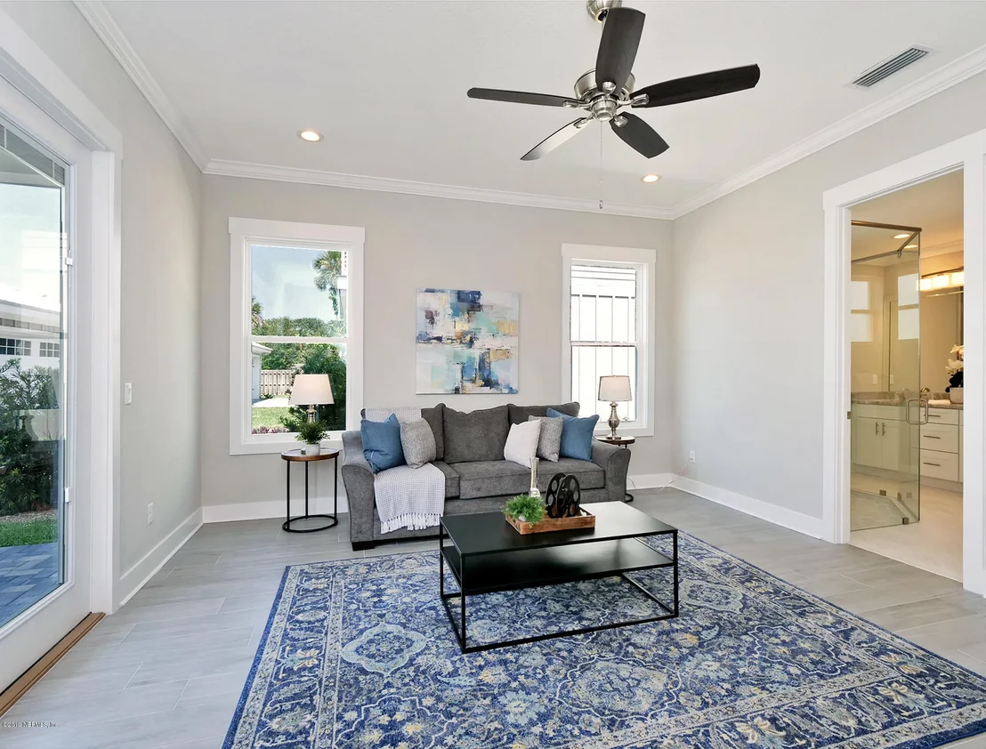 Photo of 232 DAVIS Street