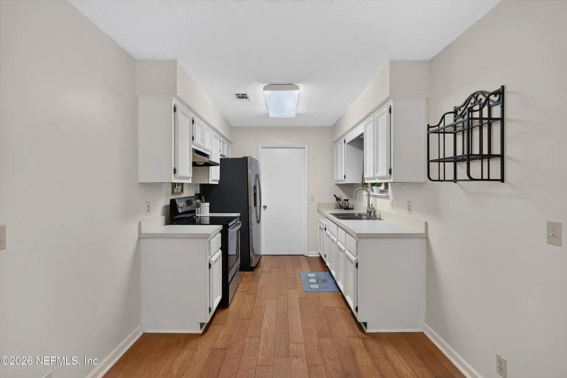 Photo of 2829 BLACKBERRY Avenue