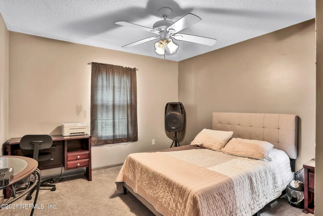 Photo of 3133 VERONICA Avenue