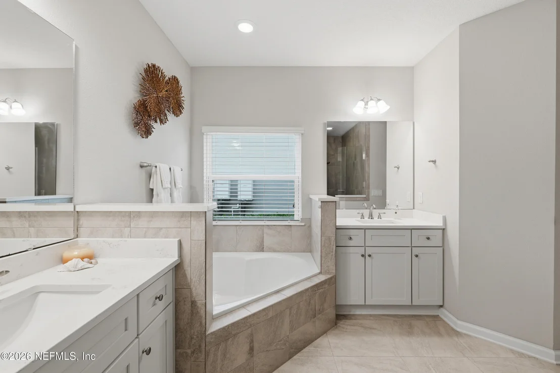 Photo of 24 GREENVIEW Lane