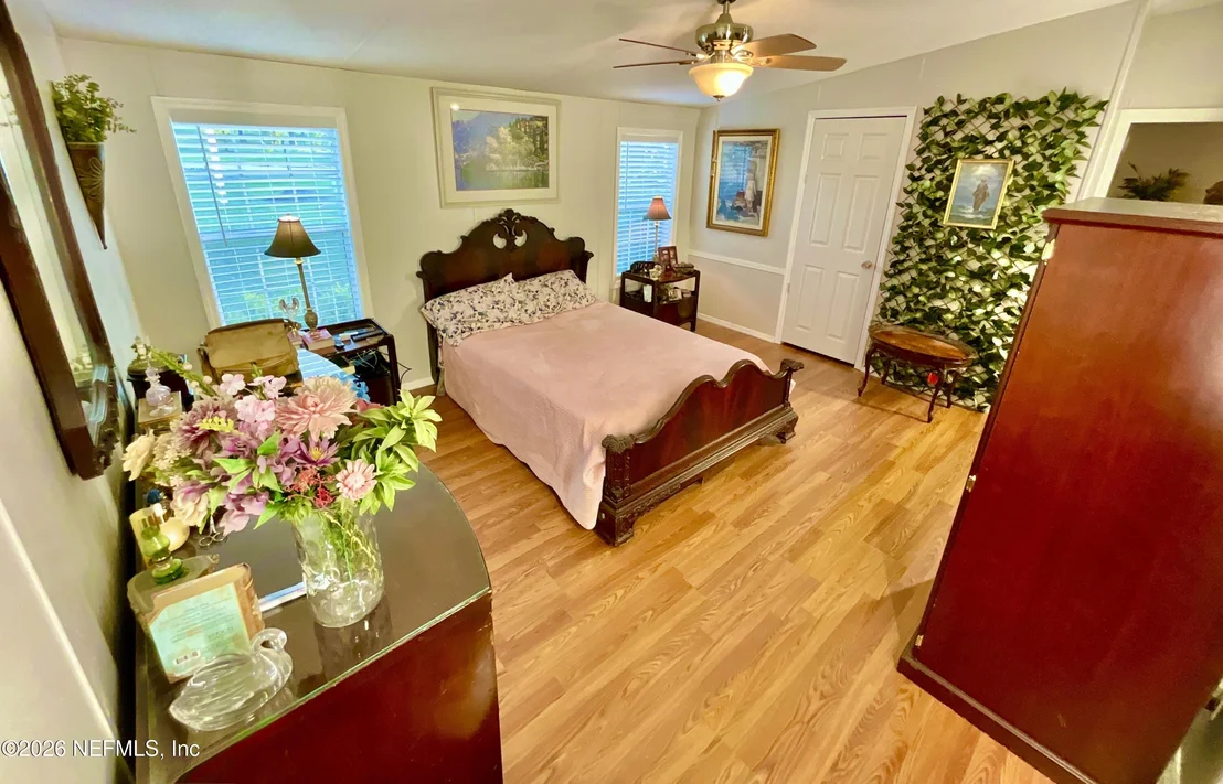 Photo of 129 CRYSTAL LAKE Drive