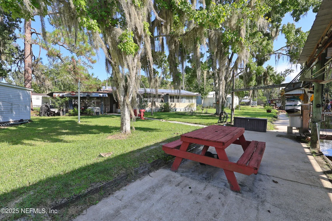 Photo of 138 EDGEWATER Road