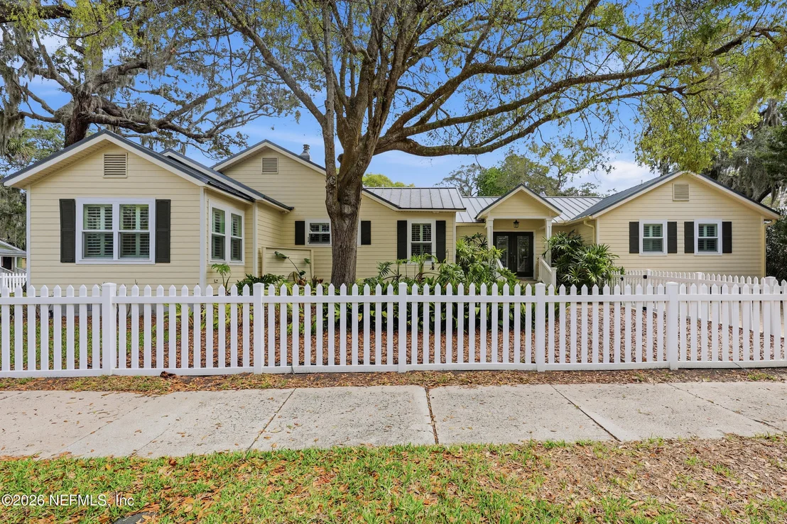 Photo of 17 SYLVAN Drive