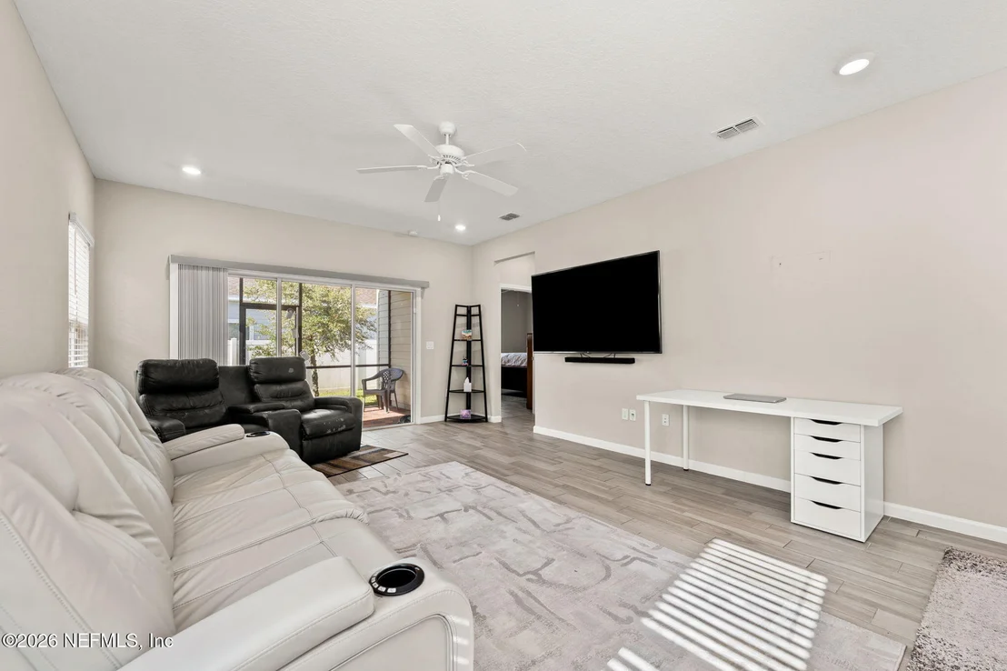Photo of 31 CRYSTAL CREST Lane