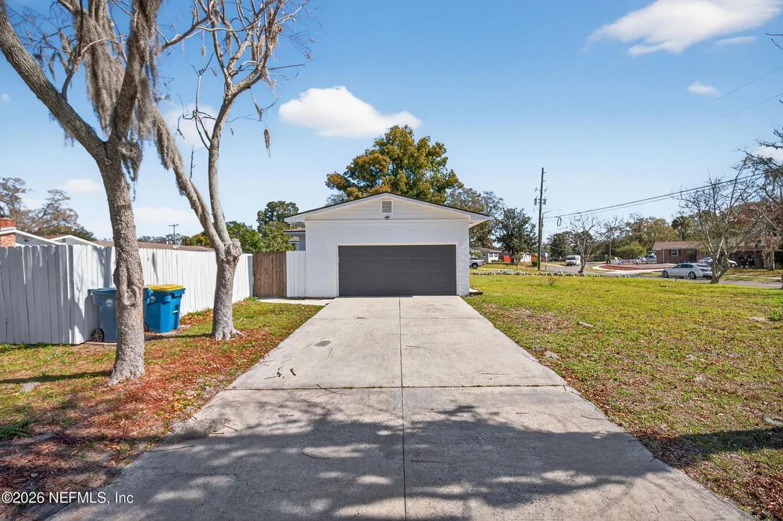 Photo of 7915 ALDERMAN Road