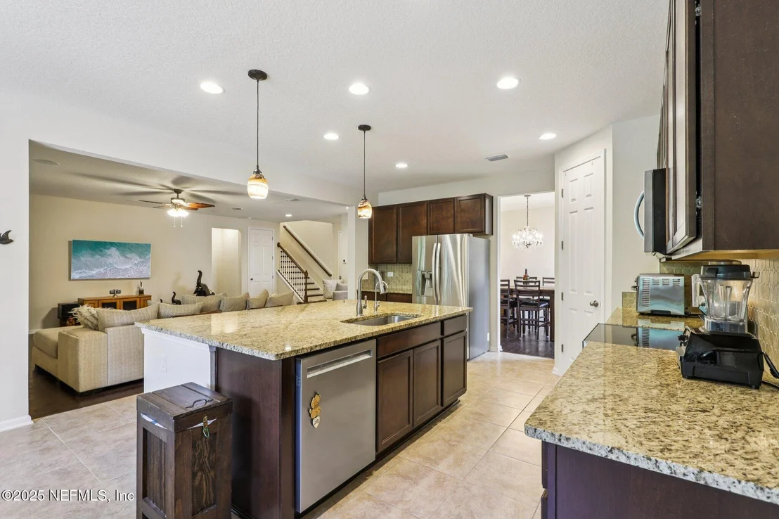 Photo of 261 PALISADE Drive