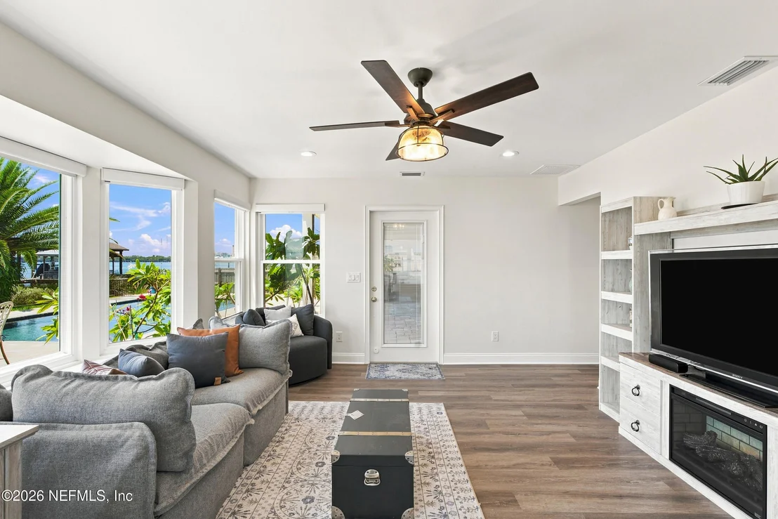 Photo of 5392 HECKSCHER Drive