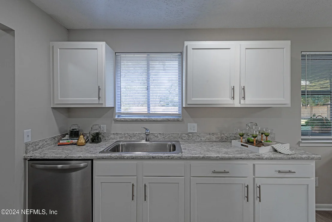 Photo of 7995 SARCEE Trail