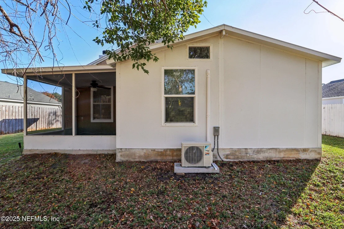 Photo of 1864 SHERATON LAKES Circle