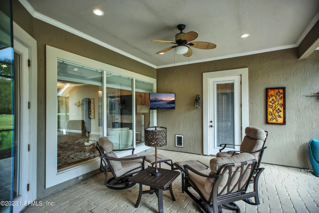Photo of 944 OXFORD Drive