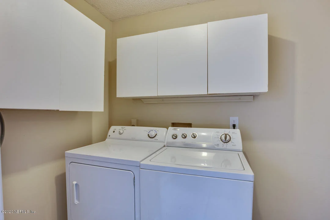 Photo of 2428 OAKVIEW Drive