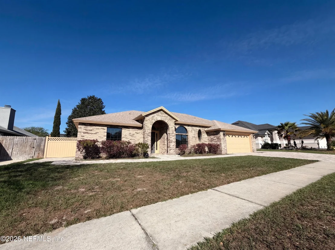 Photo of 585 THORNBERRY Road