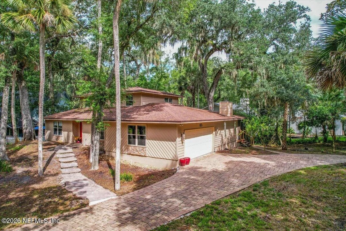 Photo of 1902 N SHERRY Drive N