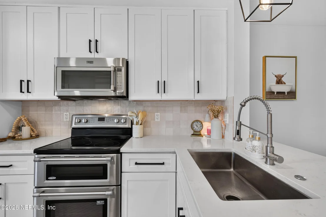 Photo of 12151 SUNCHASE Drive