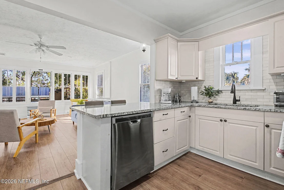 Photo of 16 MYRTLE Avenue