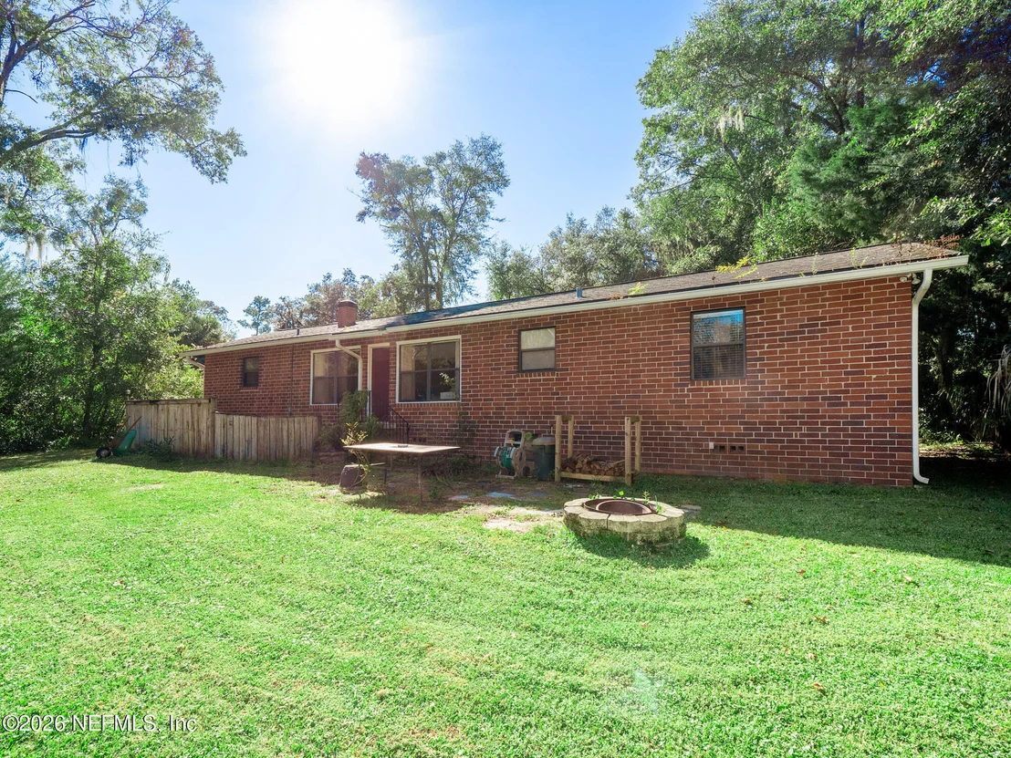 Photo of 5911 HYDE PARK Circle